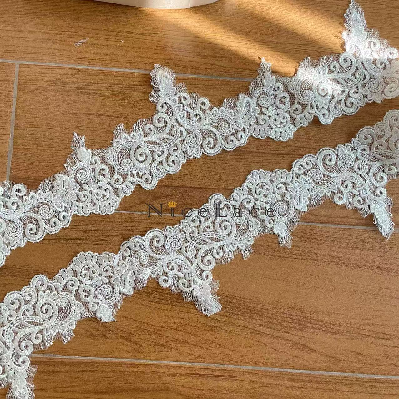 1 Yard Ivory Embroidery Lace E - огляд і ціна Wedding Water Supply